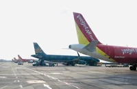 Nhiều chuyến bay khởi hành sớm trước giờ sân bay đóng cửa vì bão