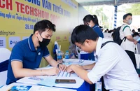 Ngành điện TP.HCM tuyển bổ sung kỹ sư điện, điện tử tại triển lãm công nghệ