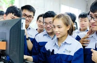 Nhu cầu tuyển dụng ngành bán dẫn tăng cao, kĩ sư thiết kế chip thu nhập 1,3 tỉ