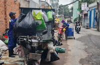 TP.HCM kiến nghị cấm xe thu gom rác thô sơ có khả thi?