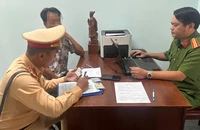 Chạy ô tô đi ngược chiều còn đòi đánh người