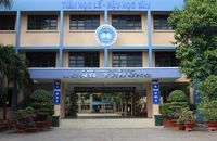  Nữ sinh tại TP.HCM rủ nhóm người lạ vào trường đánh bạn