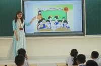 Giáo viên TP.HCM nhận quà tết Nguyên đán 1,8 triệu đồng