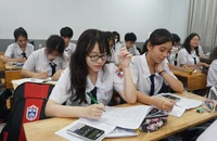 Dùng tàu cao tốc, phà vận chuyển đề thi tốt nghiệp THPT 2023