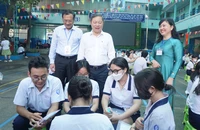 Phó Chủ tịch UBND TP.HCM chúc các sĩ tử thi thật tốt