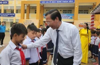 Chủ tịch Phan Văn Mãi dự khai giảng ở ngôi trường mới
