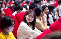 Một trường đại học chi 4,3 tỉ đồng cấp học bổng cho tân sinh viên