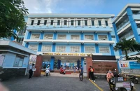 Đình chỉ dạy đối với giáo viên bị tố đánh gãy ngón tay học sinh 
