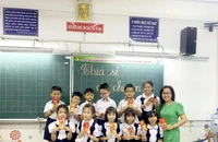 Học sinh 'vui hết sảy' trong ngày học đầu tiên sau kỳ nghỉ Tết Nguyên đán
