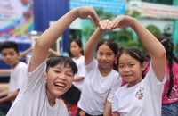 Học sinh 'cháy hết mình' trong đêm hội trại tại lễ tri ân