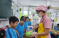 Năm học mới, tiền ăn bán trú tại TP.HCM được thu như thế nào?