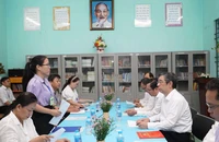 Lãnh đạo TP.HCM thăm Trường Tiểu học Lý Nhơn sau sự cố bị tốc mái