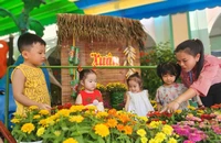 Con nghỉ tết Nguyên đán ngắn ngày, phụ huynh 'đau đầu' chuyện ăn tết ở đâu?