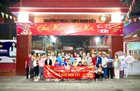 TP.HCM: Trường học tổ chức xe đưa học sinh, giáo viên về quê đón Tết 