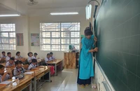 Giáo viên tiểu học được dạy thêm trong trường hợp nào?