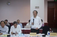 Thứ trưởng Bộ GD&ĐT: Dạy thêm không thu tiền sao phải cấm?