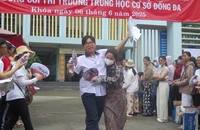 Thi vào lớp 10: Thí sinh hy vọng 'đậu nguyện vọng 1 rồi' sau khi kết thúc môn cuối