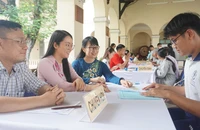 Học sinh bối rối chọn tổ hợp môn lớp 10, trường học gỡ khó