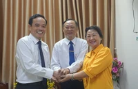 Lãnh đạo TP.HCM thăm các nhà giáo tiêu biểu