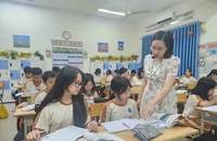 TP.HCM: Giáo viên nhận hàng chục triệu đồng dịp Tết