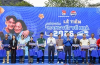 'Mang Tết về nhà': Đưa 4.230 người con xa xứ về quê đón Tết