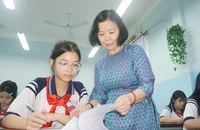 Thi lớp 10 sớm hơn một tuần: Các trường học vừa dạy vừa ôn