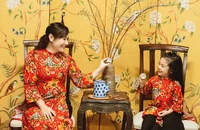 Nhà nhà ‘bắt trend': Thời trang khăn trải bàn