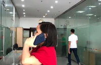 Sử dụng điện thoại nơi đông người sao cho văn minh?
