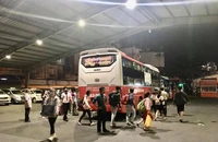 Đi xe khách ngày Tết, chở quá số người quy định sẽ bị xử phạt theo Nghị định 168