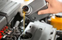 Những dấu hiệu cảnh báo cần phải thay dầu động cơ ô tô 
