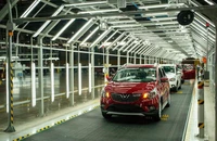 Tốp 10 xe bán chạy tháng 3: Toyota Vios lấy lại phong độ