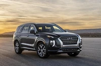 Giá xăng tăng cao, người mua ô tô vẫn chuộng SUV và bán tải hơn Sedan, Hatchback