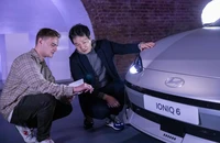 Hyundai trình làng mẫu sedan chạy điện khiến Tesla Model 3 phải dè chừng