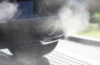 Sắp cấm sản xuất ô tô chạy bằng xăng, dầu diesel 