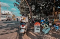 Phượt thủ xuyên Việt bằng xe máy và câu chuyện ý nghĩa đằng sau