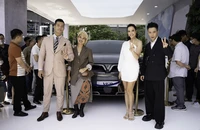 Xe VinFast VF 9 chính thức được chuyển giao cho khách hàng