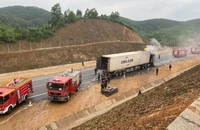 Cẩn trọng với những vật dụng này trên ô tô dưới thời tiết nắng nóng