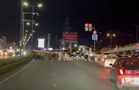 Từ vụ nhóm 40 người đua xe trên cầu Sài Gòn: Đua xe trái phép có thể bị xử lý hình sự?