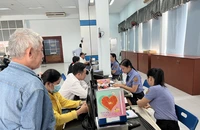 Kinh tế khó khăn, nhiều người dân chọn về quê đón Tết bằng tàu hỏa
