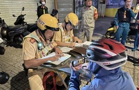 Đề xuất nhiệm vụ, quyền hạn mới của Cảnh sát giao thông khi chỉ huy, điều khiển giao thông