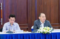 Tỉ phú Phạm Nhật Vượng lắng nghe những ‘tâm tư’ của các đơn vị vận tải về ô tô điện