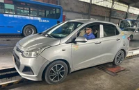 Kiểm định khí thải xe ô tô bằng cách 'đạp lút ga': Cần cải tiến và áp dụng linh hoạt