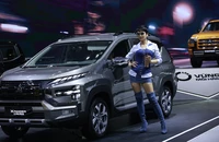 Ô tô nhập khẩu ồ ạt vào Việt Nam, tăng gần 50%