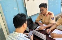 Không khí ngày đầu Công an TP.HCM thực hiện cấp đổi giấy phép lái xe