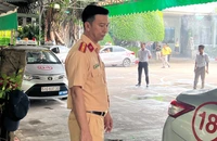Trường hợp nào được thi sát hạch lý thuyết lái xe theo bộ đề cũ?