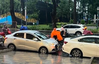 14 vị trí cấm đỗ xe ô tô không cần biển báo mà người lái xe cần biết