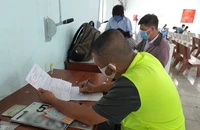 Phí ra biển số xe ô tô tại Hà Nội và TP.HCM sẽ giảm còn 14 triệu đồng?