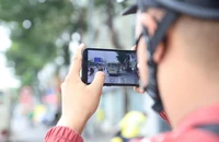 Từ hôm nay, phát hiện người vượt đèn đỏ, đi sai làn đường có thể gửi video trên ứng dụng VNeID