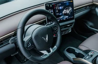 Đi mẫu ô tô điện này chủ xe nhận định 'cày' 200 km mỗi ngày vẫn thấy yên tâm