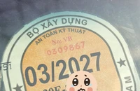 Mức khí thải trên tem kiểm định mới là theo thực tế hay tại thời điểm sản xuất của xe?